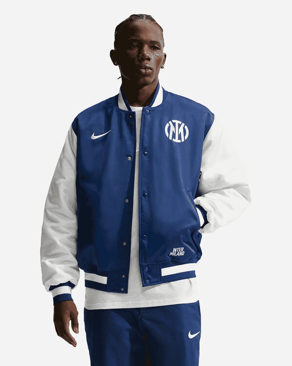 Inter away m