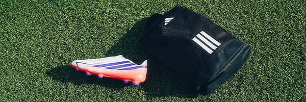 Promo adidas: scarpe calcio + portascarpe