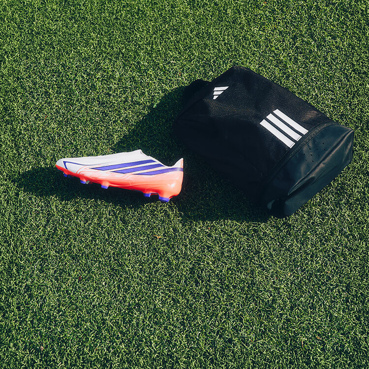 Scarpe adidas F50 con sacca portascarpe Tiro adidas