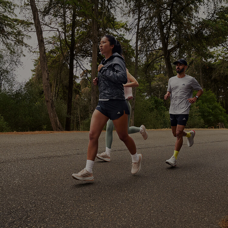 Articolo: programma di allenamento per correre 10 km - ragazzi che corrono