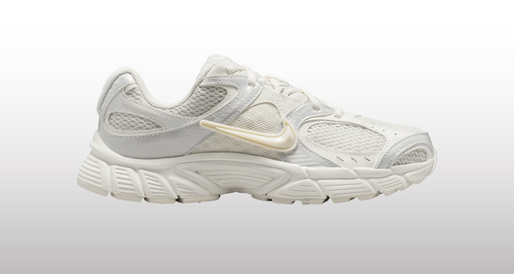 Sneakers Nike V5 bianche