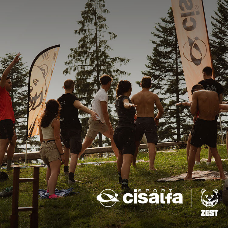 Gruppo di ragazzi che partecipa ad evento Zest
